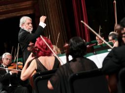 Héctor Quintanar fue el director en esta noche de gala.  /