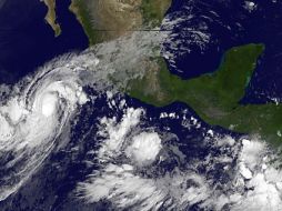 Se espera que el huracán entre a la costa mexicana el martes. AFP  /