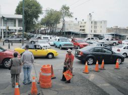 Debido a los trabajos, la circulación en Avenida Hidalgo fue desviada desde su cruce con Federalismo.  /