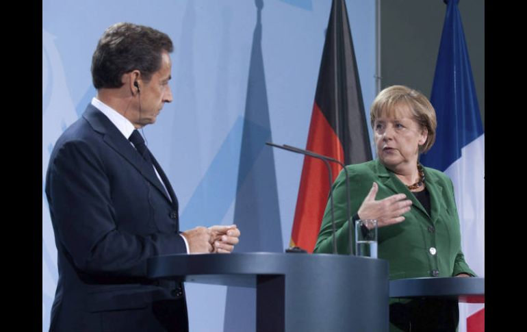 Merkel y Sarkozy anunciaron plan para enfrentar la crisis griega. EFE  /