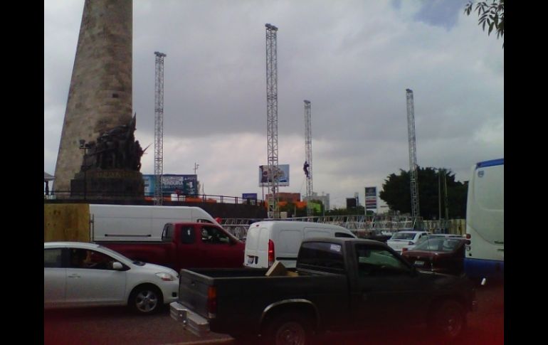 El desconcierto se apodera de los conductores que intentan transitar por la zona.  /