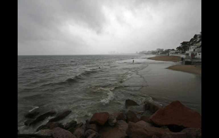 La trayectoria de 'Jova' señala que afectará con lluvias intensas a los estados de Jalisco, Nayarit, Michoacán y Colima. AP  /