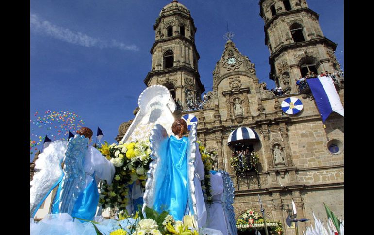 La Basílica de Zapopan y la Catedral de Guadalajara fueron fumigadas para evitar contagios de dengue. ARCHIVO  /