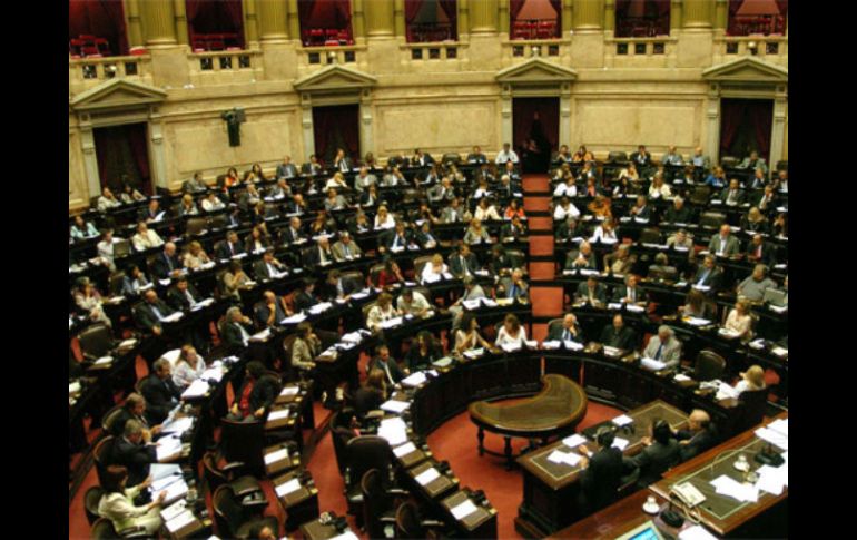 Los legisladores indicaron que la subvaloración del yuan afecta el empleo doméstico. ESPECIAL  /