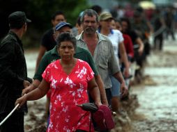 Autoridades calculan más de cuatro mil quinientos afectados tras el paso del Huracán en Jalisco desde la noche de ayer.  /