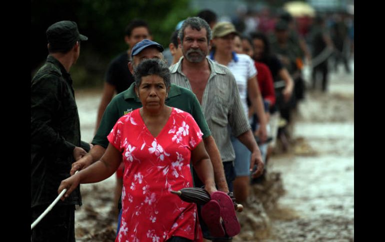 Autoridades calculan más de cuatro mil quinientos afectados tras el paso del Huracán en Jalisco desde la noche de ayer.  /