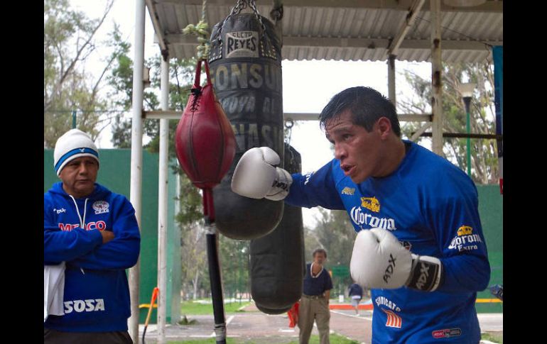 El púgil capitalino Édgar Sosa se enfrentará a Pongsaklek Wonjongkam el 21 de octubre en Tailandia. MEXSPORT  /