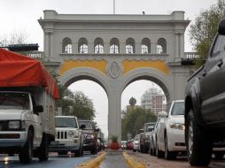 En el monumento Los Arcos se retiró un tinaco y tubería como parte de la restauración.  /