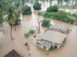 Rancherías de Cihuatlán siguen inundadas por las lluvias que dejó ''Jova'' a su paso por la Costa jalisciense. NTX  /