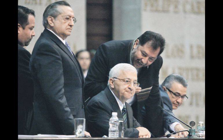 Gerardo Fernández Noroña, increpa al presidente de la Mesa Directiva de la Cámara de Diputados, Emilio Chuayffet. EL UNIVERSAL  /