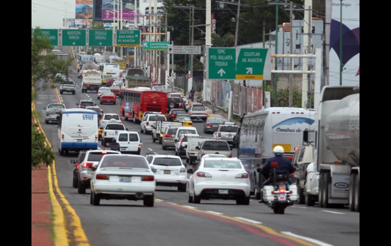 El cierre de la avenida durará hasta las 13:00 horas del domingo.  /