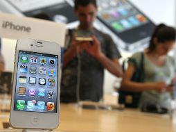 El iPhone 4S ya es un éxito de ventas entre los productos de Apple. AFP  /