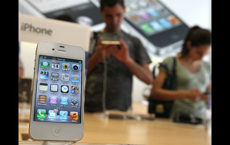 El iPhone 4S ya es un éxito de ventas entre los productos de Apple. AFP  /