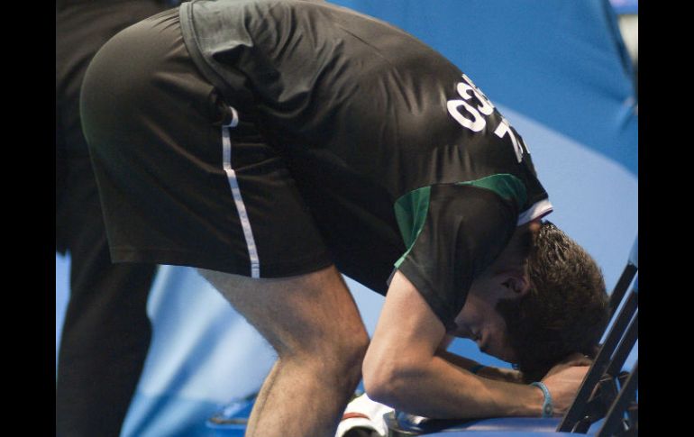 Andrés López después de perder contra su rival peruano. AFP  /