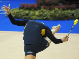 Drielly Daltoe, junto con su equipo, obtuvo el oro en gimnasia rítmica en la competencia por equipos. AFP  /