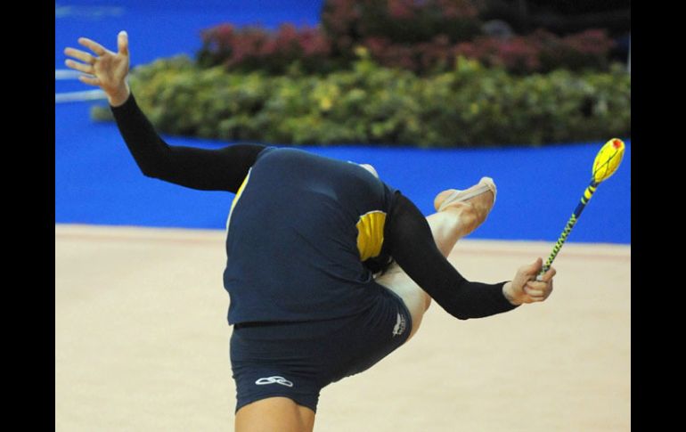 Drielly Daltoe, junto con su equipo, obtuvo el oro en gimnasia rítmica en la competencia por equipos. AFP  /