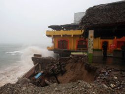 Las mayores afectaciones se dan en Barra de Navidad y Melaque, sobre todo en hoteles y restaurantes. ARCHIVO  /