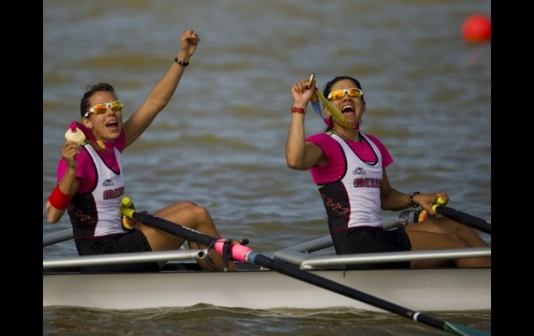 Foto de acción de la dupla de Analicia Ramírez y Lila Pérez Rul. AFP  /