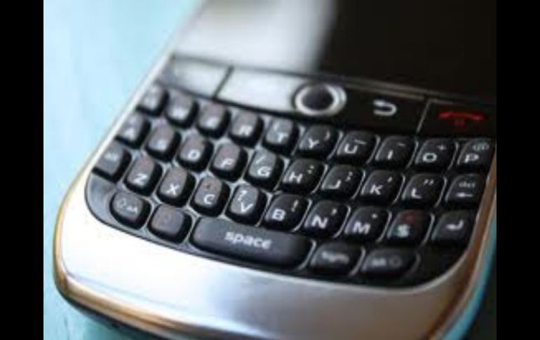 Nextel de México informó que bonificará el equivalente a 1.5 días de servicio de datos a sus clientes Blackberry. ARCHIVO  /