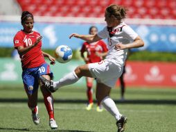 Las norteamericanas dominan el partido. REUTERS  /