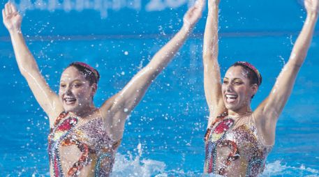 Blanca Delgado y Nuria Diosdado durante su ejecución de ayer. MEXSPORT  /