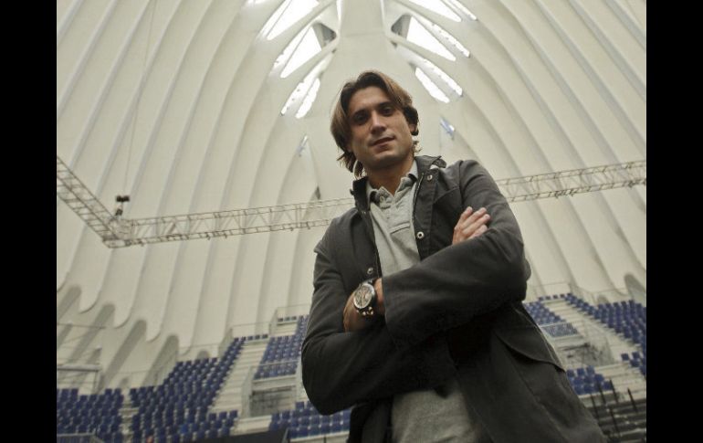 Al arribar a la ciudad de Valencia, donde se celebrará el torneo, David Ferrer visitó el Ágora de la Ciudad de Artes y Ciencias. EFE  /