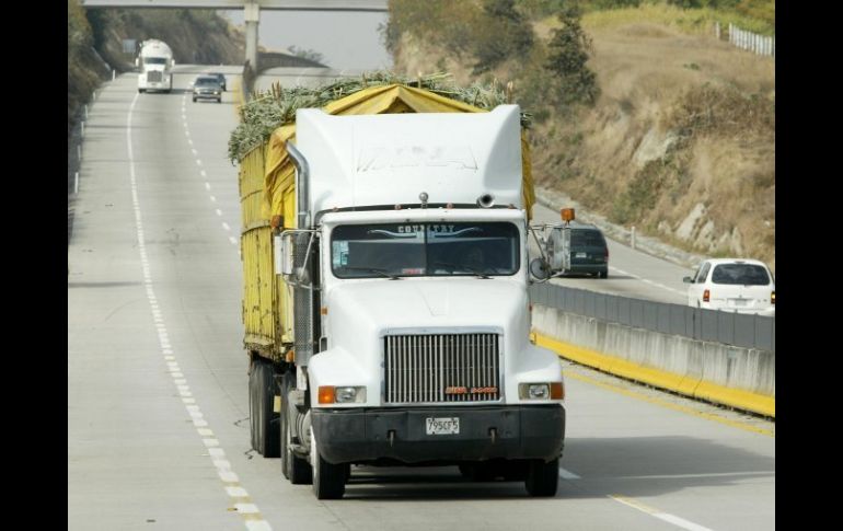 Washington aprobó el viernes la entrada de la primera empresa mexicana de camiones. ARCHIVO  /