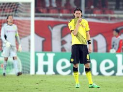 El jugador del Borussia Dortmund Neven Subotic (C) gesticula ante el Olympiacos ante su derrota. EFE  /