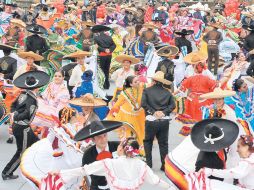 El mariachi monumental estará acompañado de un ballet folclórico.  /