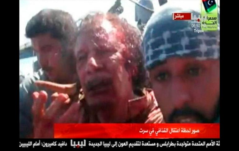 Según imágenes de video, Gadhafi fue capturado vivo. REUTERS  /