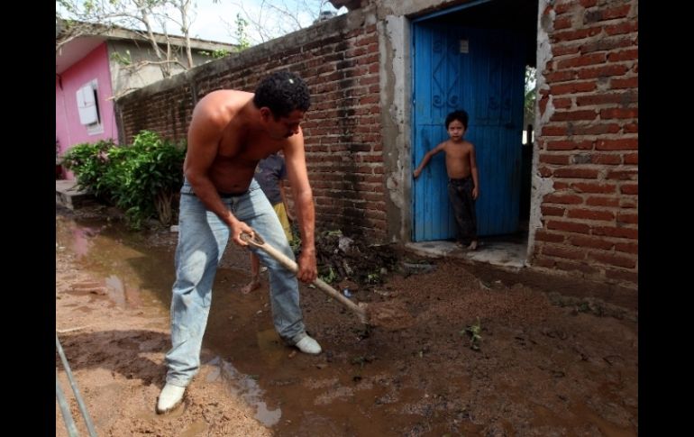 Autoridades estiman que la zona afectada abarca unos 20 mil 600 kilómetros cuadrados.  /