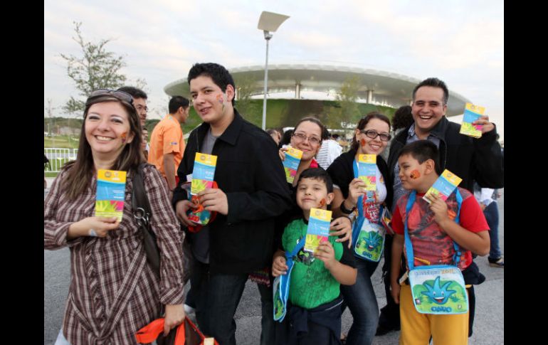 Miles de turistas se encuentran en Guadalajara por la justa deportiva.  /