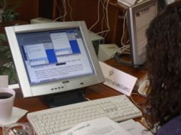 A un mayor acceso a la comunicación digital, las mujeres generan resultados más productivos. ARCHIVO  /