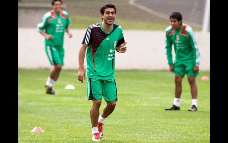 El futbolista oriundo de San Luis Potosí, Nery Castillo (C), regresó a los entrenamientos al parejo de sus compañeros. MEXSPORT  /