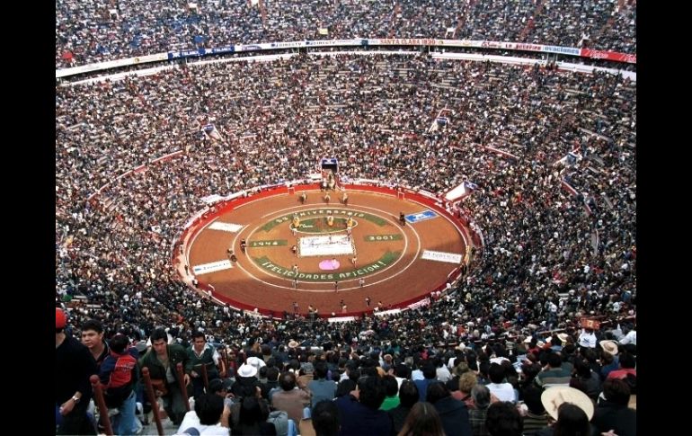 El torero español llegó a México hace una semana y de inmediato se metio a la Monumental. MEXSPORT  /