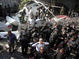 La caída del helicóptero sucedió ayer en la colonia del Carmen Coyoacán, al sur del Distrito Federal.  /