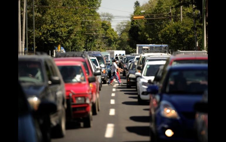 Tráfico ocasionado por el cierre de Avenida Vallarta por la competencia panamericana.  /