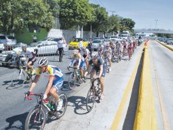 El pelotón recorrió un circuito que salió de Avenida Vallarta y fue al Poniente de la ZMG.  /