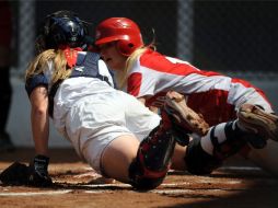 Ameli Leles (I) y Melanie Watthews (D) de Canada, el equipo que obtuvo la plata. MEXSPORT  /