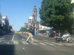 La realización del maratón en la Zona Centro genera descontrol y tráfico. MEXSPORT  /