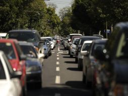 Algunos automovilistas lanzan insultos a los elementos de tránsito asignados a la zona. ARCHIVO.  /