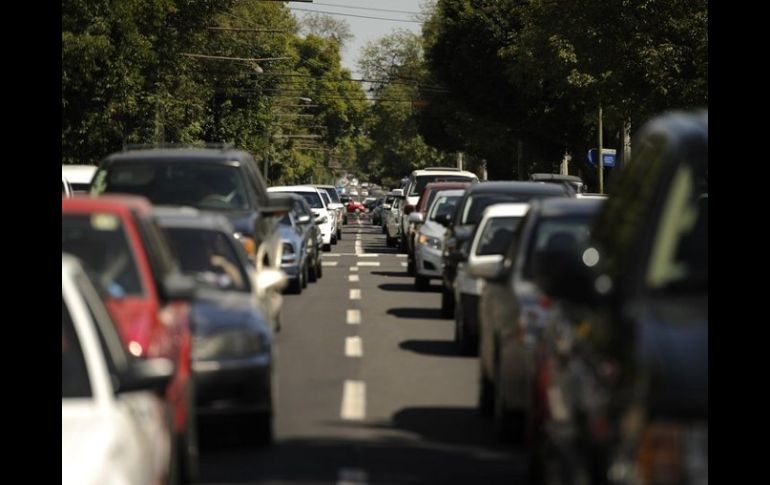 Algunos automovilistas lanzan insultos a los elementos de tránsito asignados a la zona. ARCHIVO.  /