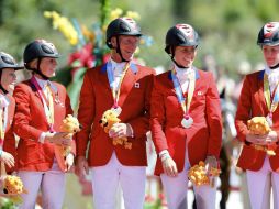 Jessica Phoenix, a lomos de 'Pavarotti', durante la competencia. EFE  /