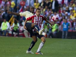 A pesar de la dura marca Erick Torres se hizo presente con un gol en el partido. AFP  /