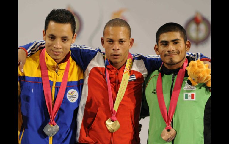 Se destacó José Lino al ganar un inusual bronce en Levantamiento de Pesas. MEXSPORT  /