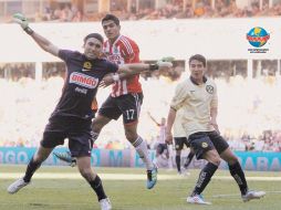 El guardameta Armando Navarrete no pudo evitar los goles de Antonio Gallardo, Marco Fabián y Érick Torres. MEXSPORT  /