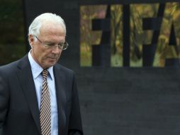 Franz Beckenbauer lidera al equipo de la FIFA interesado en modificar algunas reglas del deporte. AP  /