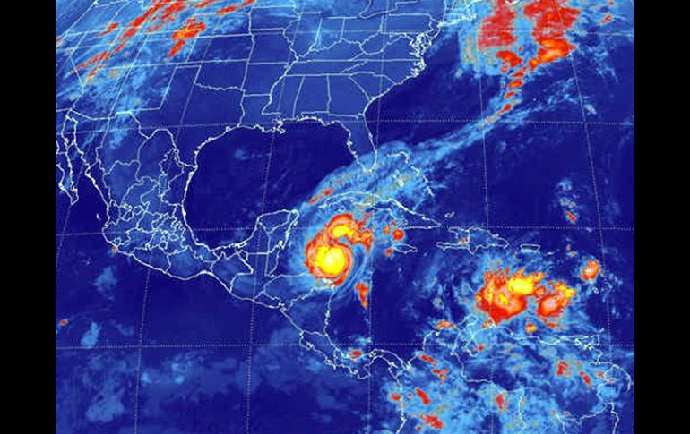El huracán Rina, cuyo índice de peligrosidad es fuerte y continúa fortaleciéndose. NOTIMEX  /