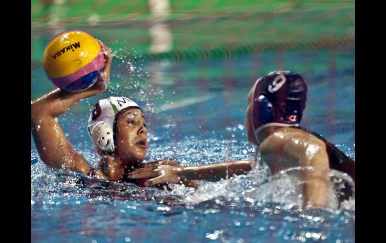 Guadalupe Pérez, con la delegación mexicana, perdió contra Canadá 18 - 9. MEXSPORT  /