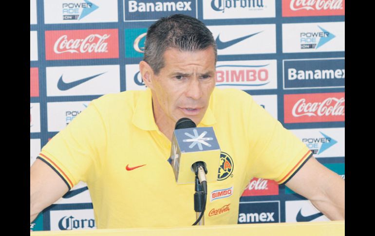 El timonel Alfredo Tena, en rueda de prensa en las instalaciones de Coapa. EL UNIVERSAL  /